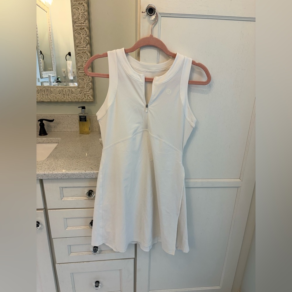 Women's White Sleeveless Dress